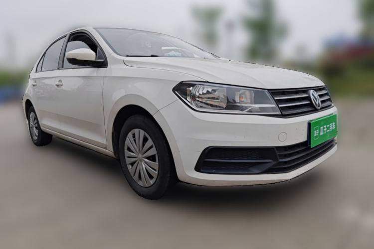 Used Volkswagen Santana 2016 1.6L Manual Fashion Edition Front Right 45 Deg