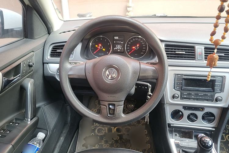 Used Volkswagen Gran Lavida 2013 1.6L Manual Comfort Model