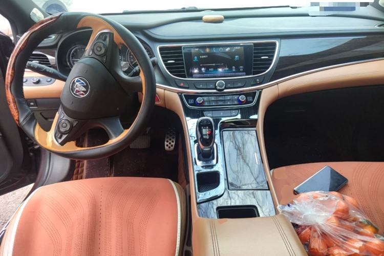 Used Buick LaCrosse 2016 20T Elite Edition Center Console