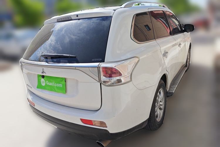 Used Mitsubishi Outlander 2013 2.0L 4x4 Urban Navigation Edition 5 Seats Rear Right 45 Deg