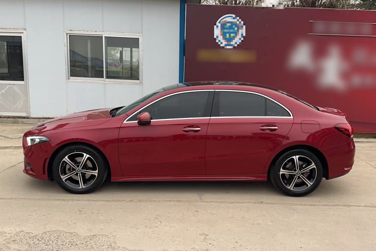 Used Mercedes-Benz A-Class 2022 Second Facelift A 200 L Sport Sedan Fashion Version
