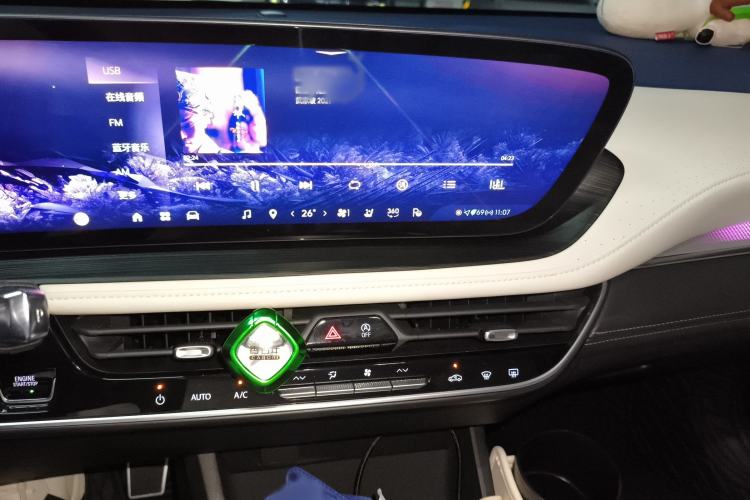 Used Buick LaCrosse 2024 Avia Edition Audio And AC Panel