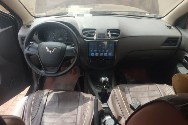 Used Wuling Hongguang 2015 1.5L S Basic Version China V Standard
