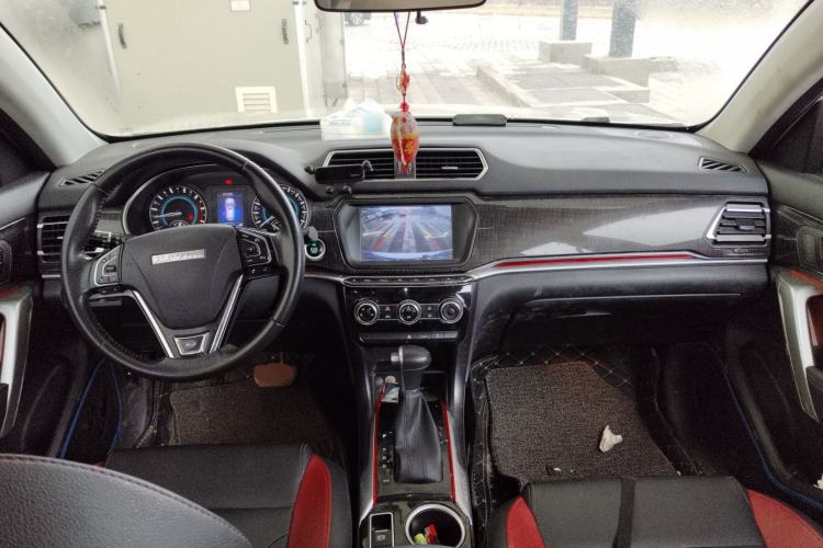 Used Haval H2 2017 Blue Label 1.5T Automatic Two-Wheel Drive Luxury Model Center Console