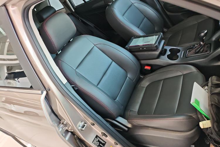 Used CHANGAN CS75 2016 1.8T Automatic Elite Model China V Standard
