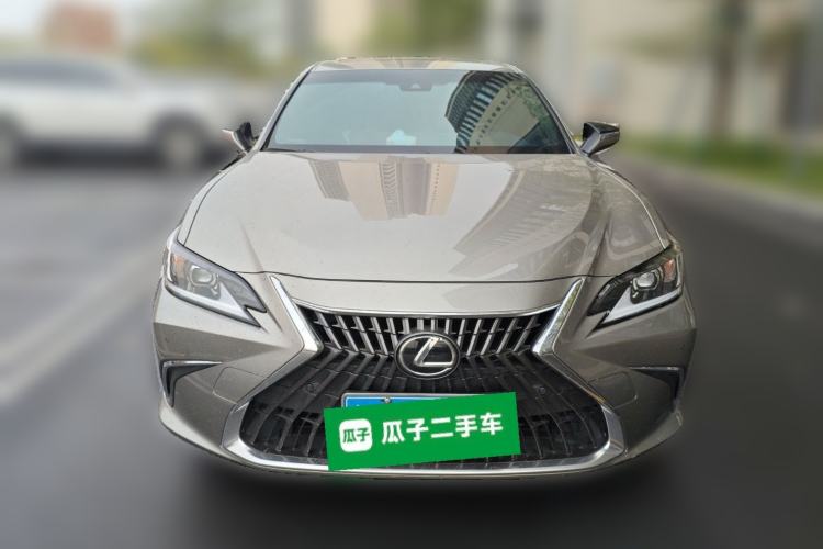 Used Lexus ES 2022 300h Excellence Edition
