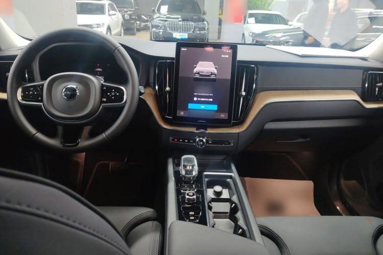 Used Volvo XC60 2026 B5 4x4 Smart Luxury Edition