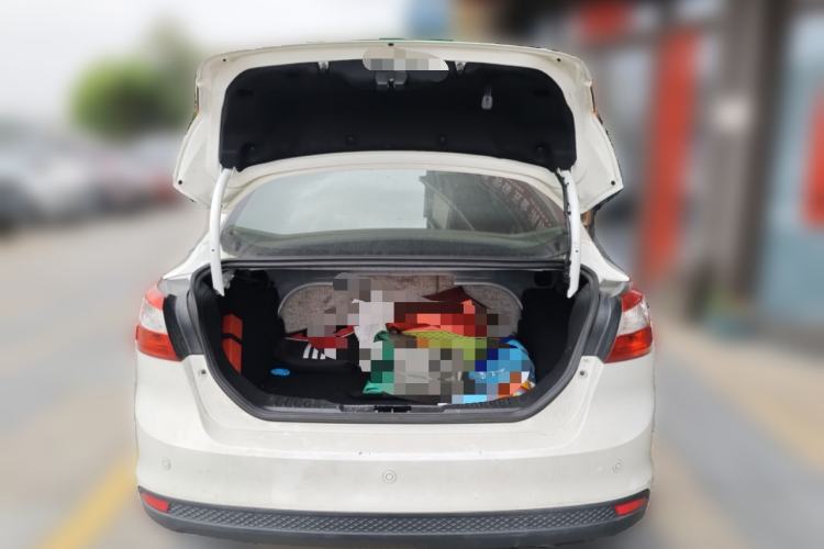 Used Ford Focus 2012 Sedan 1.6L Automatic Fashion Edition