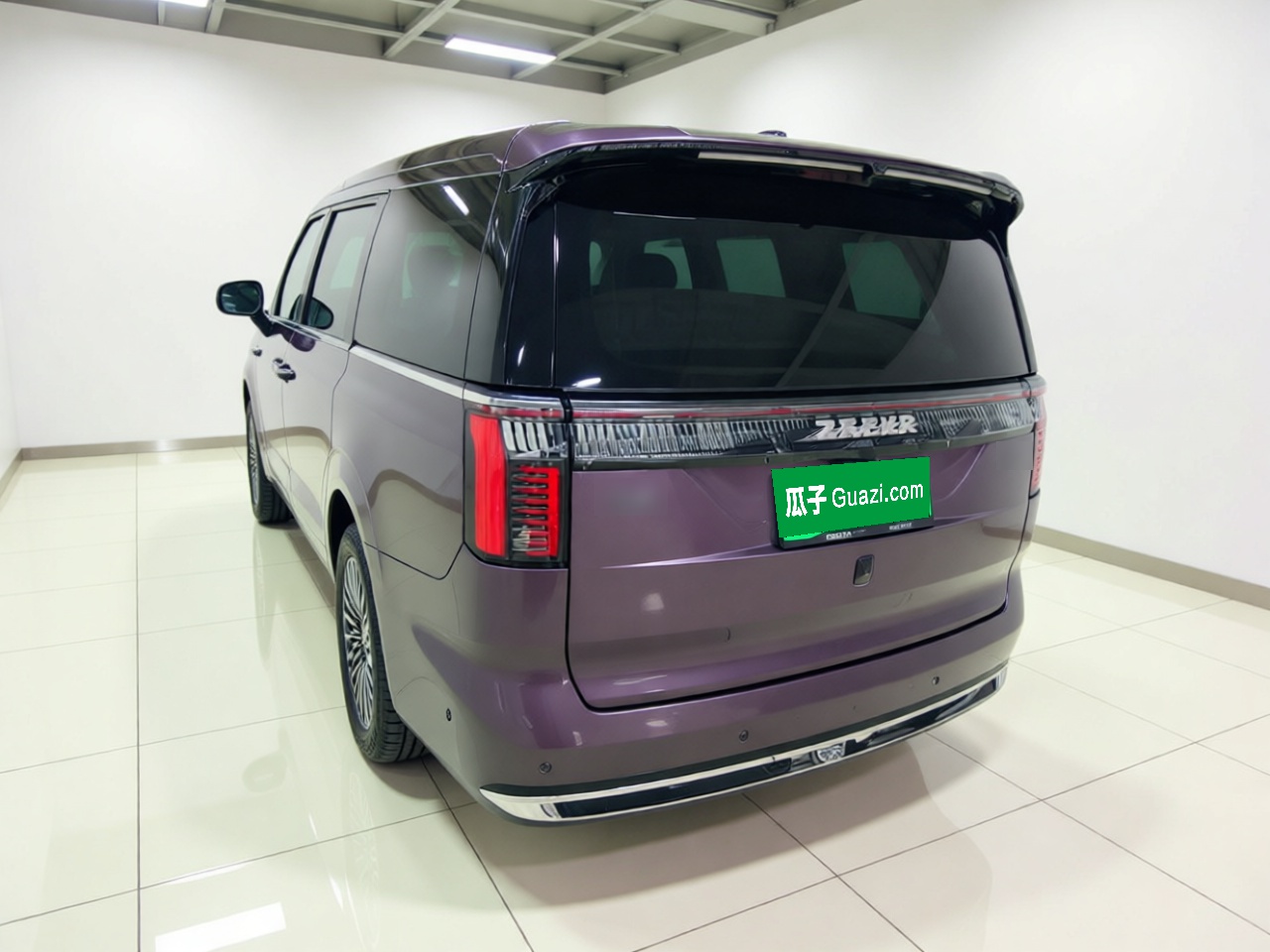 Zeekr 009 2024 7-Seater Walk-Through Version Four-Wheel Drive 108 kWh — снимка 4