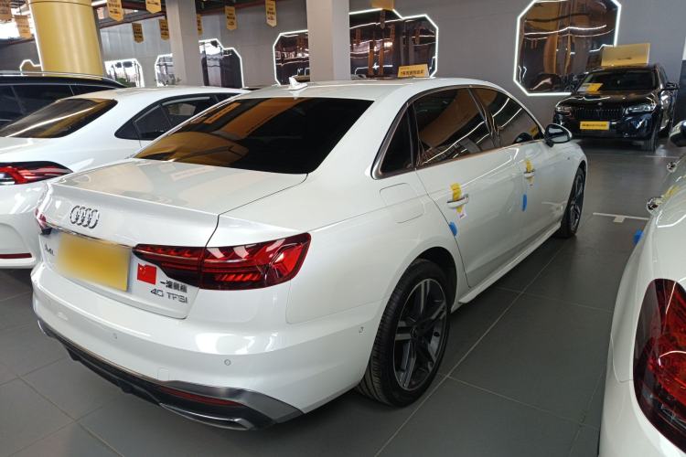 Used Audi A4L 2022 40 TFSI Luxury Dynamic Model
