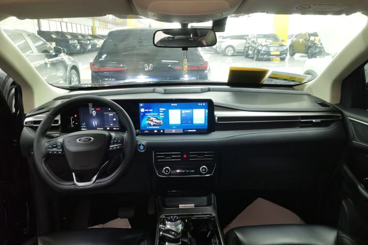 Used Ford Edge 2021 PLUS EcoBoost 245 Two-Wheel-Drive Elite 5-Seater Center Console