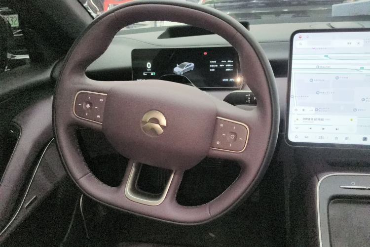 Used Nio ET5 2025 75 kWh Steering Wheel