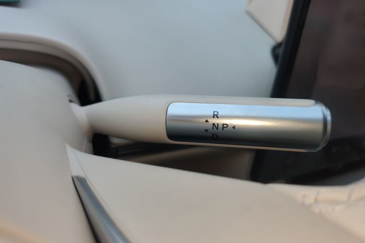 Used Hima Luxeed R7 2025 Range-Extended Version 251 km Max Gear Lever