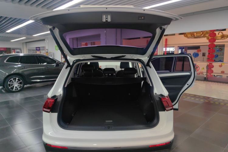 Used Volkswagen Tiguan L 2019 330TSI Automatic Two-Wheel Drive Smart Luxury Version China V Emission Standard