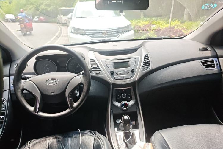Used Hyundai Elantra (5th Generation / Langdong) 2016 1.6L Automatic Smart Version
