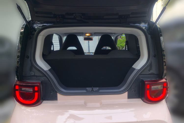 Used Chery QQ Ice Cream 2022 120km Conical Shape Lithium Iron Phosphate Trunk