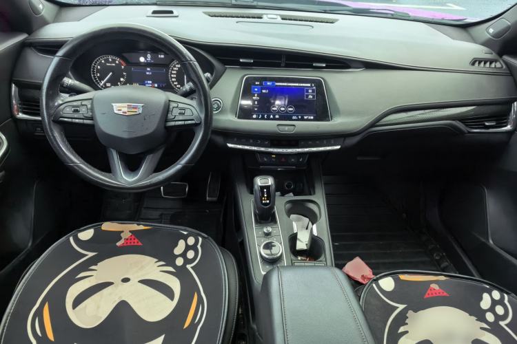 Used Cadillac XT4 2018 28T 4x4 Leading Sport Model Center Console