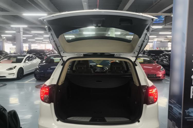 Used Buick Envision 2017 20T Two-Wheel Drive Elite Version Trunk