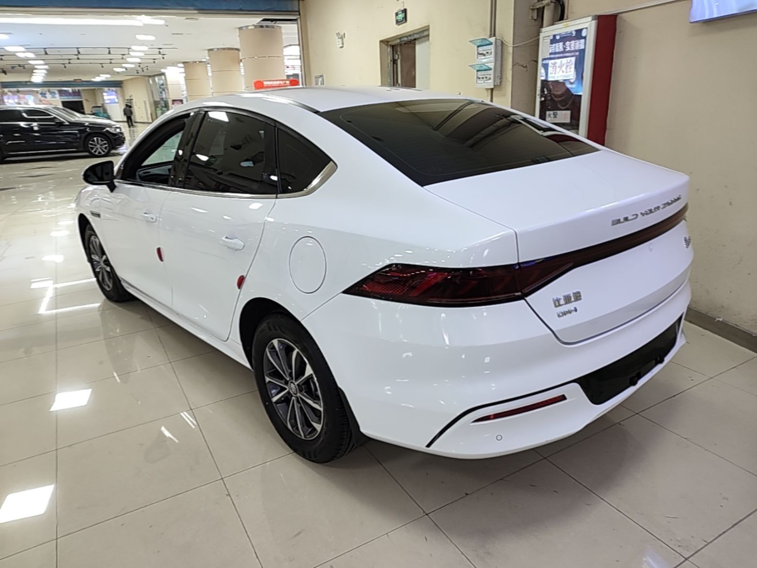 BYD Qin PLUS 2024 HONOR Edition DM-i 55KM Leading Model — снимка 4