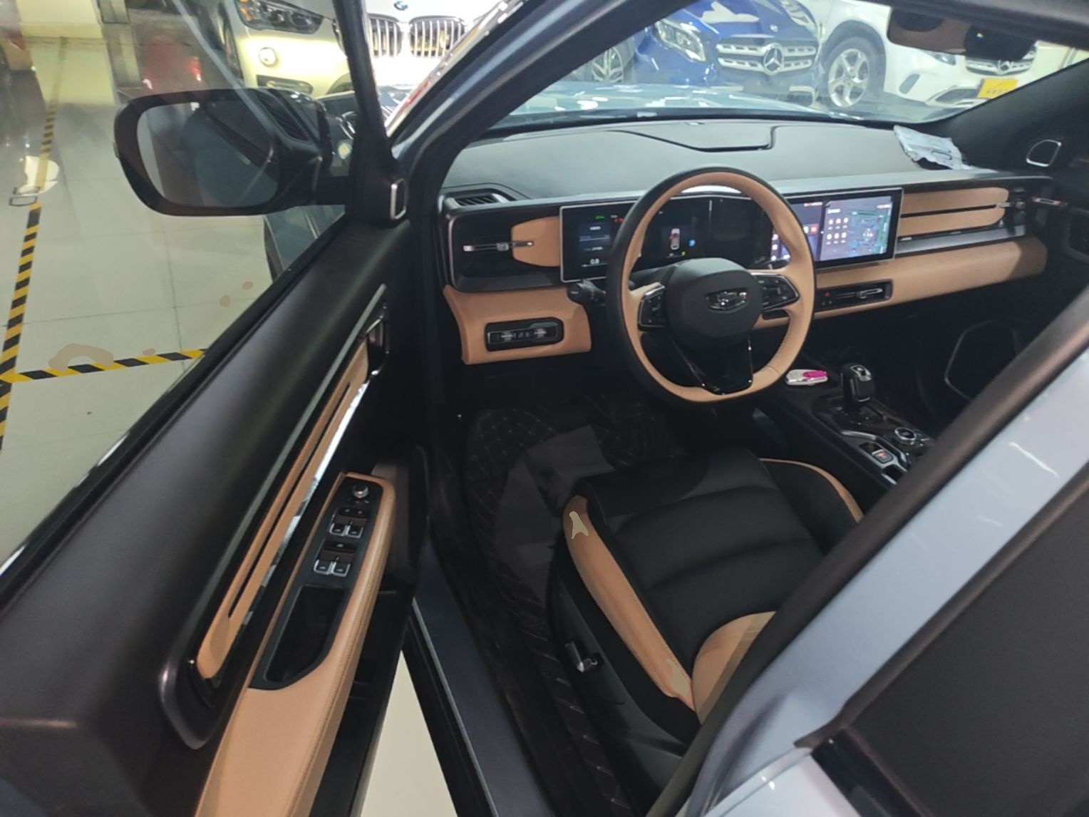 Geely Auto icon 2023 1.5TD Chocolate Smoothie Edition — снимка 18