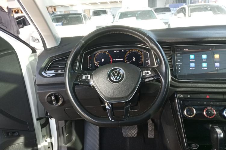 Used Volkswagen T-ROC 2021 280TSI DSG Two-Wheel Drive Comfort Connect Edition