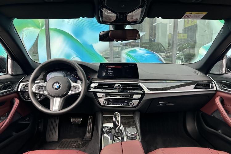 Used BMW 5 Series 2019 Restyled 530Li Luxury Edition M Sport Package Interior 1