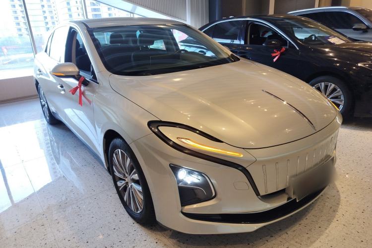 Used Hongqi E-QM5 2022 431 km Charge & Enjoy Edition