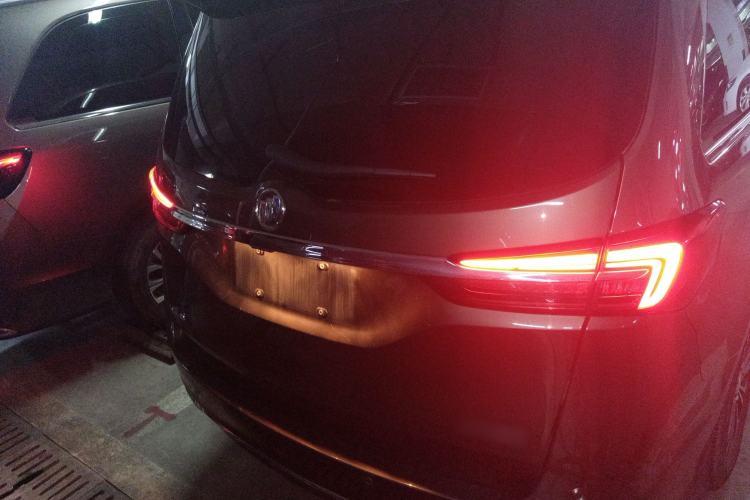 Used Buick GL8 2023 Land Executive Class Deluxe Model