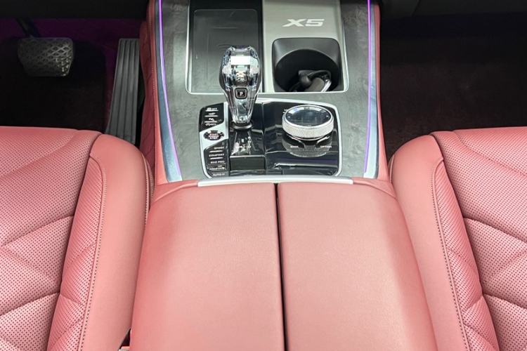 Used BMW X5 2022 Restyled xDrive 30Li Luxury Version M Sport Package
