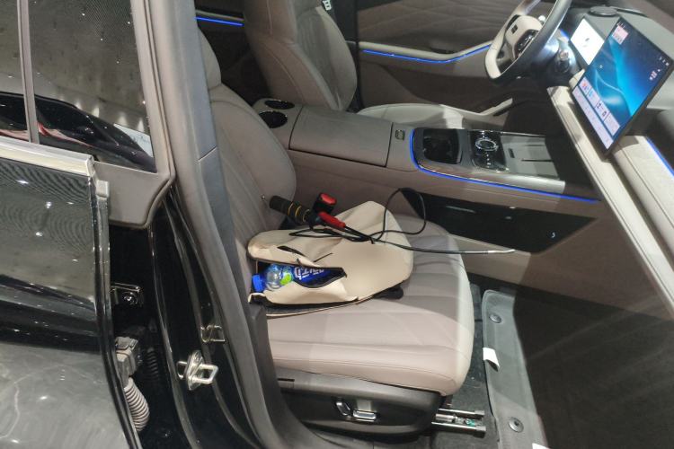 Used Geely Galaxy 8 2025 130km EM-i Deluxe Edition
