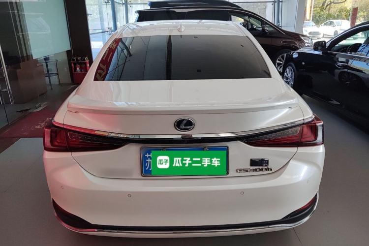 Used Lexus ES 2020 300h Premier Edition
