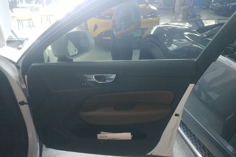 Used Volvo XC60 New Energy 2025 Plug-in Hybrid Long-Range All-Wheel Drive Smart & Luxurious Edition