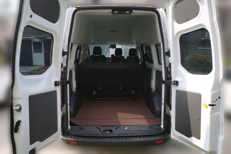 Used Ford Transit 2023 2.0T Gasoline Automatic Multi-Function Commercial Vehicle Short Wheelbase Mid-Roof Design 5/6 Seats