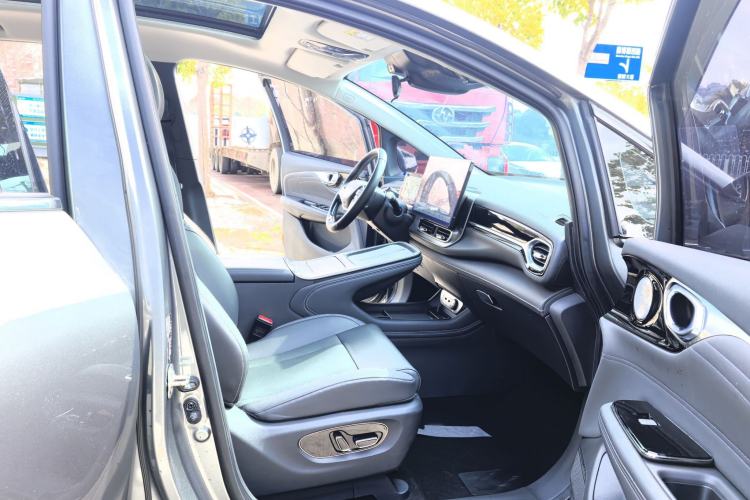 Used AION V 2023 Plus 70 Smart Tech Edition Ternary Lithium Interior 8