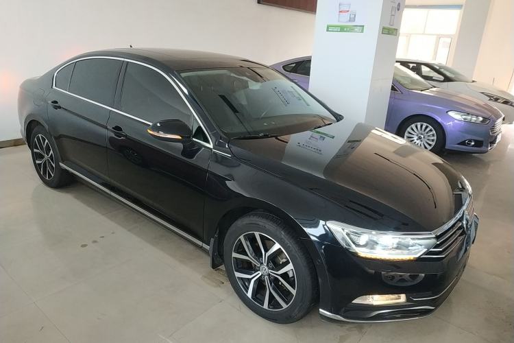 Used Volkswagen Magotan 2017 330TSI DSG Luxury Model
