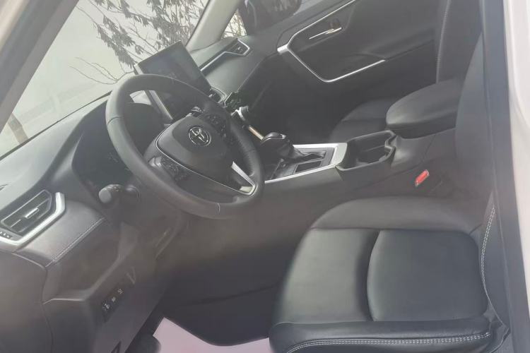 Used Toyota RAV4 2021 2.0L CVT Two-Wheel Drive Fashion PLUS Edition
