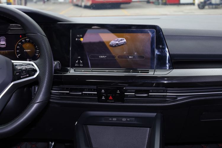 Used Volkswagen Golf 2021 280TSI DSG R-Line Interior 6