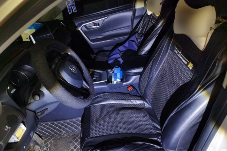 Used Toyota Wildlander 2020 Dual-Engine 2.5L E-CVT Two-Wheel Drive Luxury Edition Left Front Seat