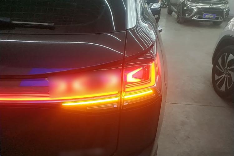 Used Volkswagen Tayron 2023 330TSI Two-Wheel-Drive Luxury Plus Advanced Version Right Rear Taillight