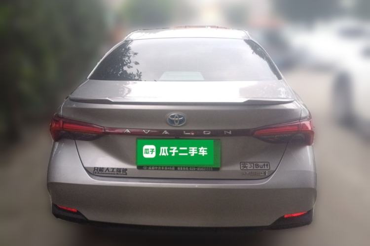 Used Toyota Avalon 2019 Dual-Engine 2.5L Luxury Edition China VI Standard