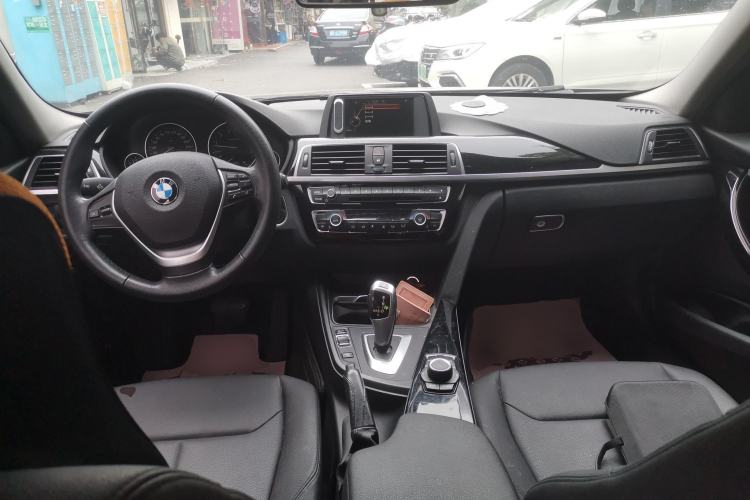 Used BMW 3 Series 2017 320Li Fashion Model Center Console