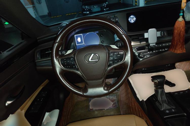 Used Lexus ES 2020 200 Excellence Edition
