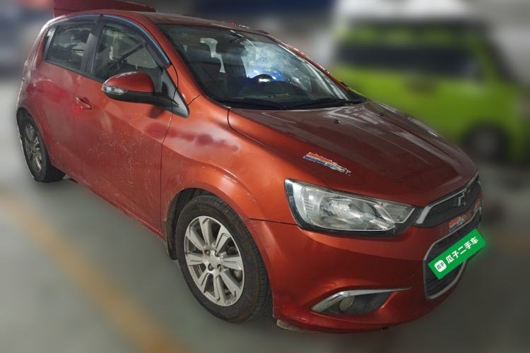 Used Chevrolet Aveo Sonic 2014 Hatchback 1.6 SX AT Fashion Edition Front Right 45 Deg