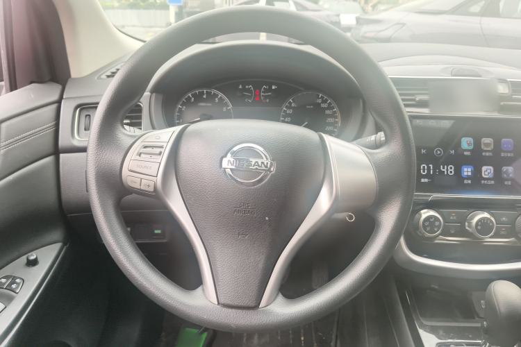 Used Nissan Tiida 2016 1.6L CVT Cool Dynamic Edition