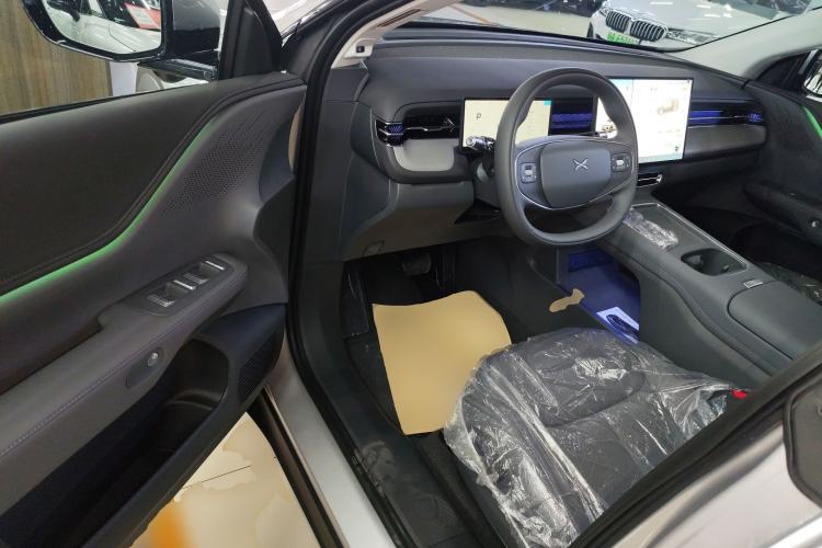 Used XPeng G6 2025 625 Long-Range Max Tech Edition Interior 3