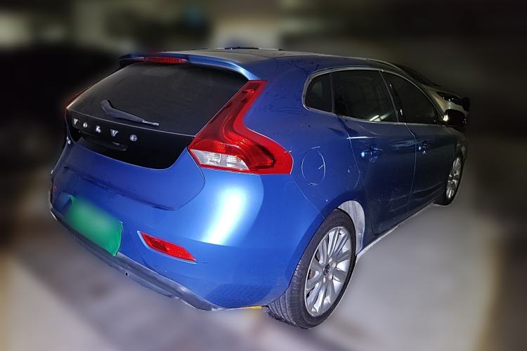 Used Volvo V40 2015 1.6T Zhiya Edition Rear Right 45 Deg