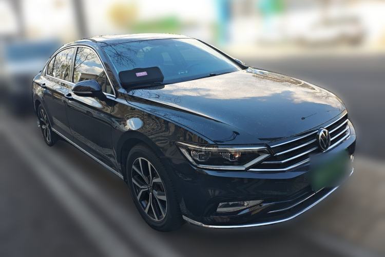 Used Volkswagen Magotan 2020 330TSI DSG Leading Model Front Right 45 Deg