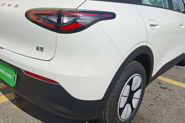 Used Geely Galaxy Geome 2025 410 km Free Version Exterior 4