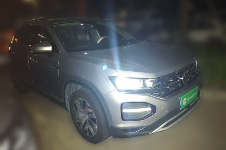 Used Volkswagen Tayron 2020 330TSI Two-Wheel Drive Luxury Smart Connectivity Version Front Right 45 Deg