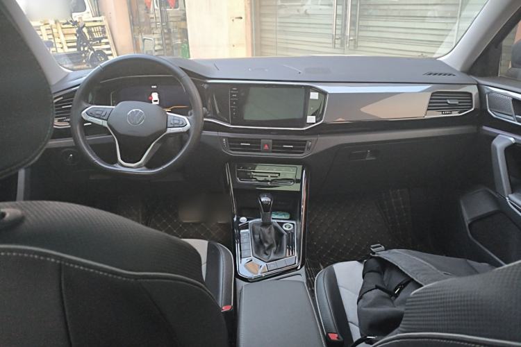 Used Volkswagen Tayron X 2020 330TSI Two-Wheel Drive Luxury Smart Connectivity Version Center Console